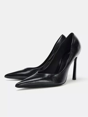 Zara Black Pumps